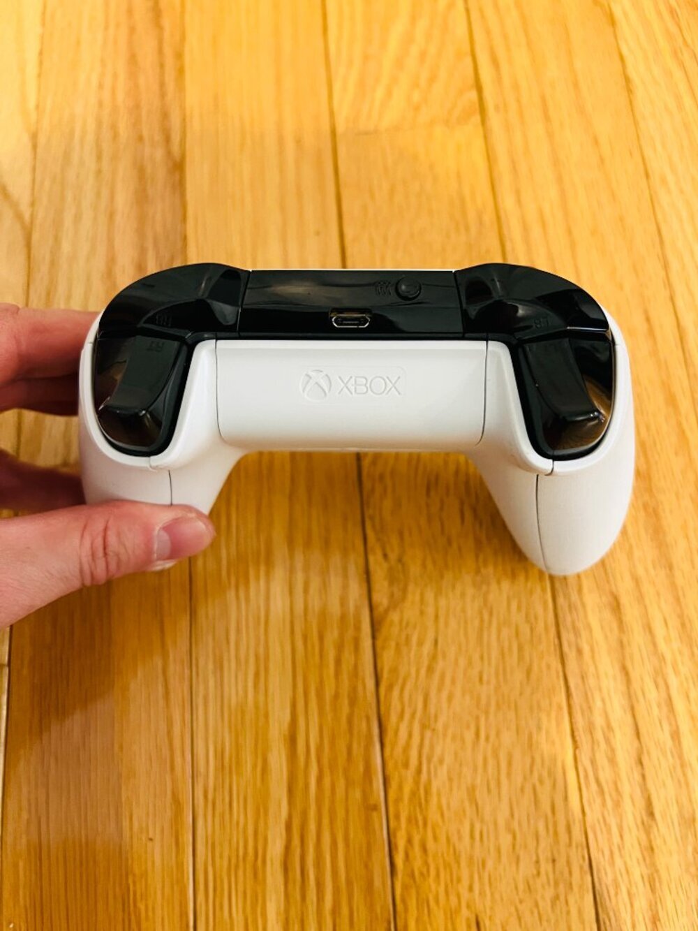Microsoft Xbox One Controller - Picture 2 of 16